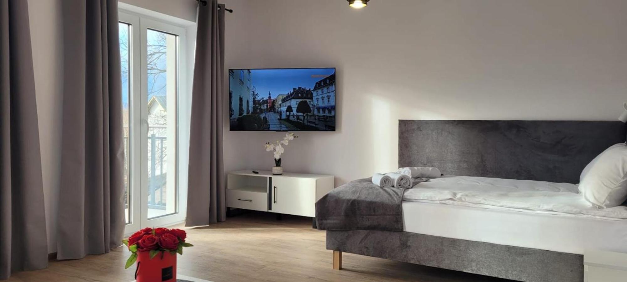 Kolorowe Cieplice - Apartamenty Z Widokiem Na Karkonosze Jelenia Góra Esterno foto